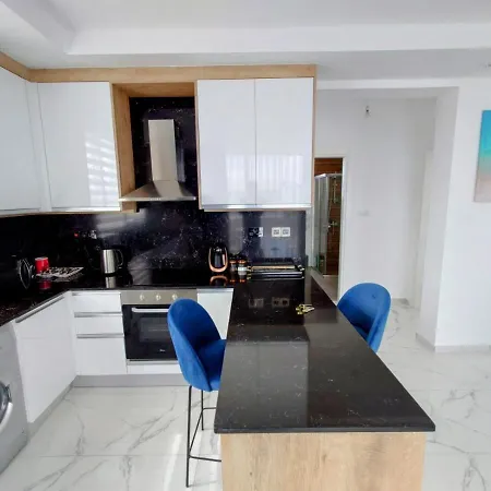 Luxury Four Seasons Life Sea Front Apartment 6-C