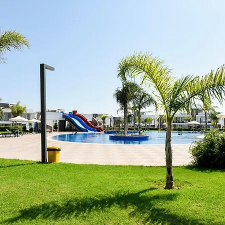 Luxury Four Seasons Life Sea Front 2+1 * Boghaz