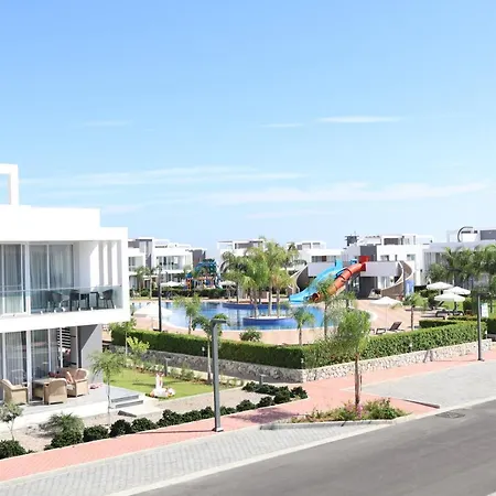 Luxury Four Seasons Life Sea Front 2+1 * Boghaz