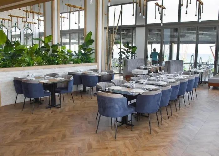 Luxury Four Seasons Life Sea Front 6-c