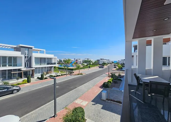 Luxury Four Seasons Life Sea Front 6-c Apartmán